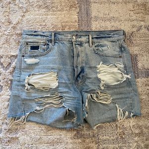 American Eagle 90s Boyfriend Short